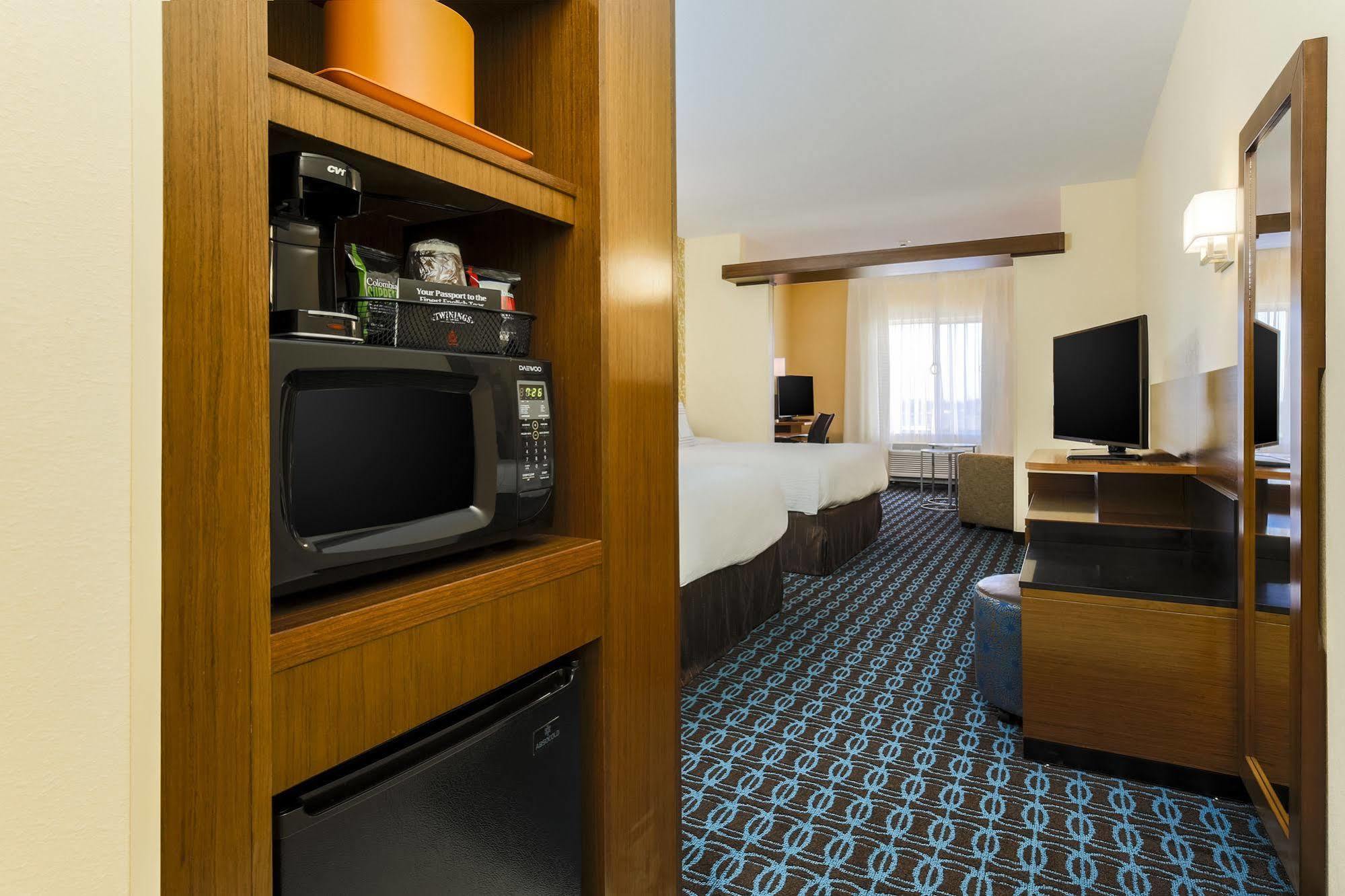 Fairfield Inn & Suites By Marriott Пекос Екстериор снимка